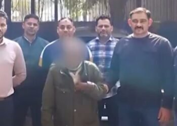 पिछले साल डबल मर्डर, इस साल ट्रिपल…, दिल्ली के इस ‘तांत्रिक’ ने पहले भी लोगों को खिलाए हैं जहरीले लड्डू