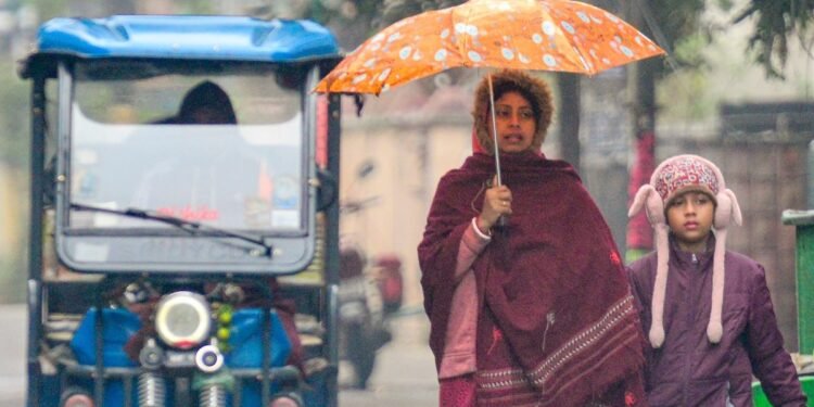 अभी हल्की बारिश बाकी है! दिल्ली में फिर बदलेगा मौसम… जानें वेदर