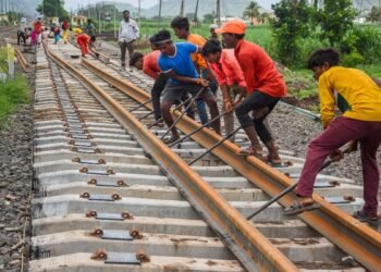 MP में रेल लाइन के लिए कटेंगे 1.24 लाख पेड़, रेलवे ने केंद्र से मांगी अंतिम मंजूरी