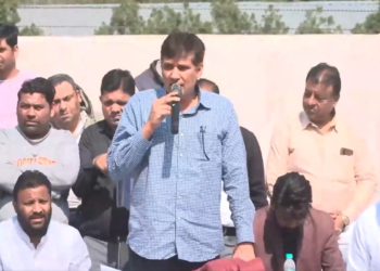 DTC के संविदा कर्मचारियों को हटाने के खिलाफ सड़कों पर AAP, सौरभ भारद्वाज बोले- यह अमानवीय फैसला