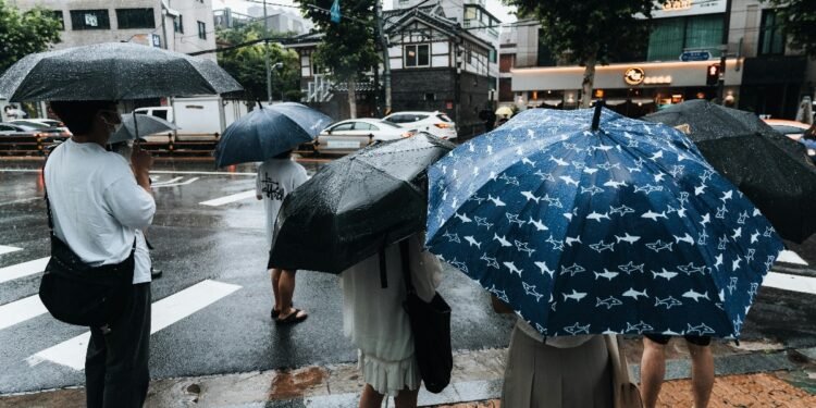 मौसम अलर्ट! दिल्ली समेत 8 राज्यों में बारिश… IMD ने बताया इस दिन बरसेंगे बादल