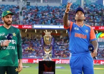 कोलंबो में भारत-पाकिस्तान महामुकाबला: पाकिस्तान ने टॉस जीतकर चुनी गेंदबाज़ी