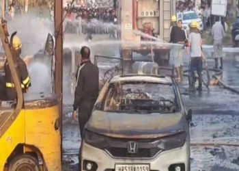 फरीदाबाद की फैक्ट्री में भीषण आग के बाद ब्लास्ट, 35 लोग झुलसे