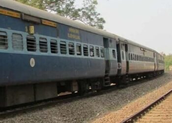 होली पर नहीं होगी रेलवे टिकट की दिक्कत! दिल्ली-यूपी-बिहार रूट पर चलेंगी 18 स्पेशल ट्रेनें, देखें लिस्ट