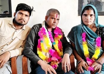 चमत्कार: 2 साल का था बेटा तब बिछड़े थे पिता, अब 22 साल बाद लौटे, लिपटकर रो पड़े घरवाले