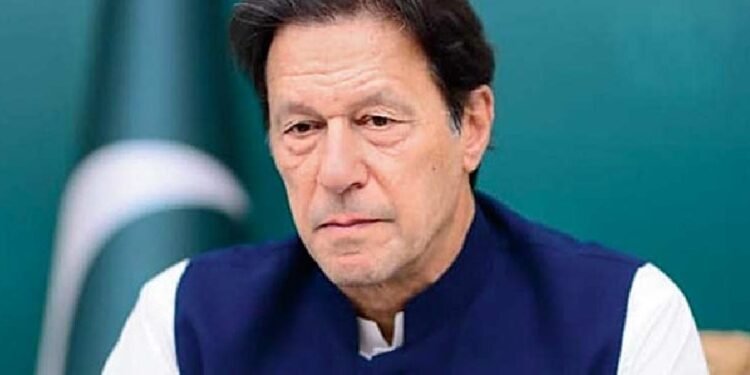 पूर्व पाक कप्तान इमरान खान की सेहत पर क्रिकेट जगत की चिंता, गांगुली-गावस्कर-कपिल देव ने जताई फिक्र