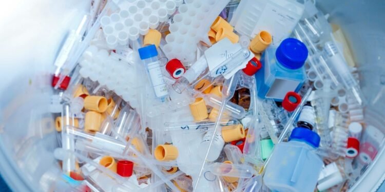 दिल्ली प्रदूषण में आएगी कमी? राजधानी में बनेंगे नए बायोमेडिकल वेस्ट ट्रीटमेंट प्लांट्स