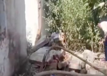 MP: सरकारी स्कूल की जर्जर दीवार गिरने से 5वीं के छात्र की मौत, खदान की ब्लास्टिंग ने खोखली की इमारत, मां का इकलौता सहारा छिना