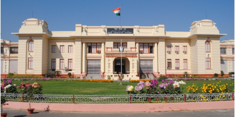 बिहार के 42 विधायकों पर लटकी तलवार, पटना हाई कोर्ट ने जारी किया नोटिस, जानकारी छुपाने से जुड़ा है मामला