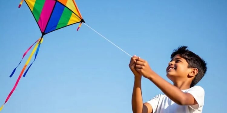 पतंग उड़ाते-उड़ाते मौत! दो मंजिला छत से गिरा 14 वर्षीय मासूम, 4 दिन बाद अस्पताल में तोड़ा दम