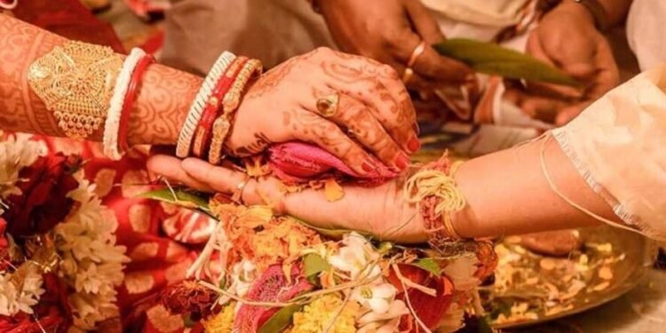 बिहार में टीचर को बेटी की शादी के लिए नहीं मिल रही छुट्टी, विधान परिषद तक पहुंच गया मामला; MLC बोले- यह ‘9वां आश्चर्य’