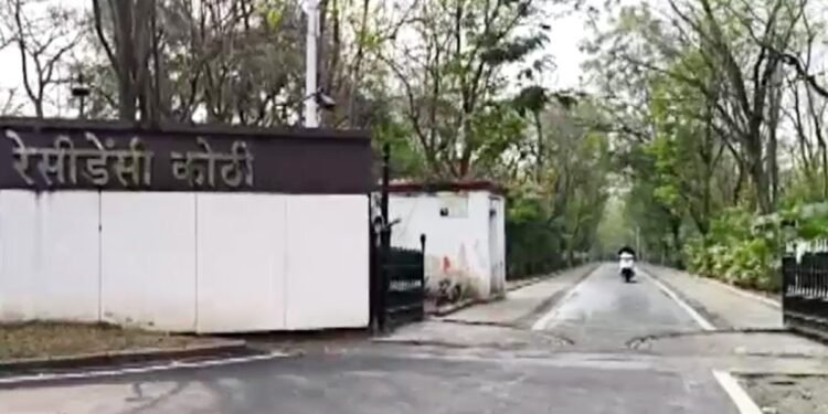 राज्यपाल की बेडशीट बदलने में हुई देरी… SDM से लेकर तहसीलदार तक रडार पर, हाउसकीपिंग एजेंसी की छुट्टी