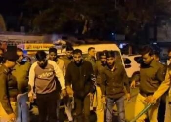 शराब के पैसों पर धांय-धांय, 2 हजार नहीं दिए तो फायरिंग और तोड़फोड़