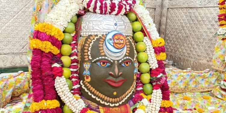 महाकाल भक्तों के लिए खुशखबरी: संध्या और शयन आरती की बुकिंग अब पूरी तरह ऑनलाइन, जानें कैसे करें बुक