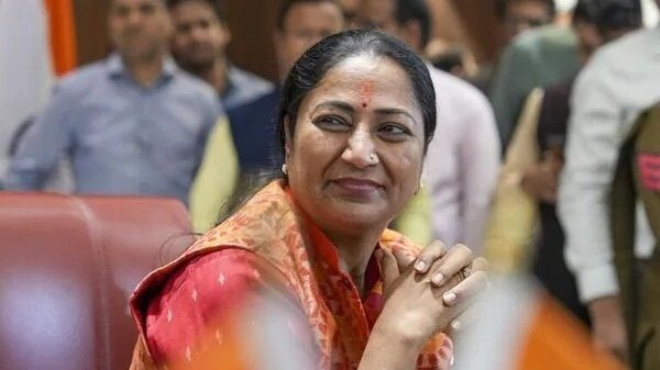 दिल्ली में रेखा गुप्ता सरकार के एक साल, कौन से वादे पूरे और कौन से रह गए अधूरे?