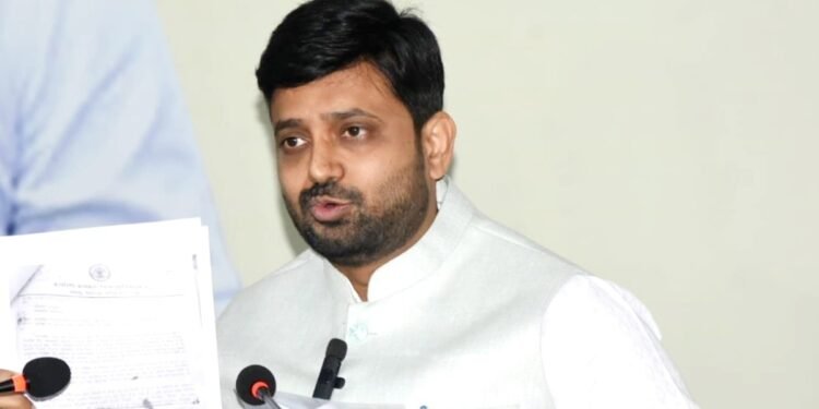 MP: इस्तीफे के बाद हेमंत कटारे की सफाई, बोले- पद छोड़ा है, कांग्रेस नहीं