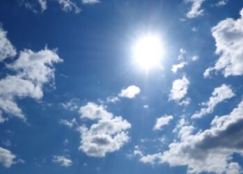 उत्तर भारत में गर्मी की एंट्री… 30 डिग्री क्रॉस करेगा तापमान! दक्षिण में भारी बारिश का अलर्ट, देशभर में बदल रहा मौसम