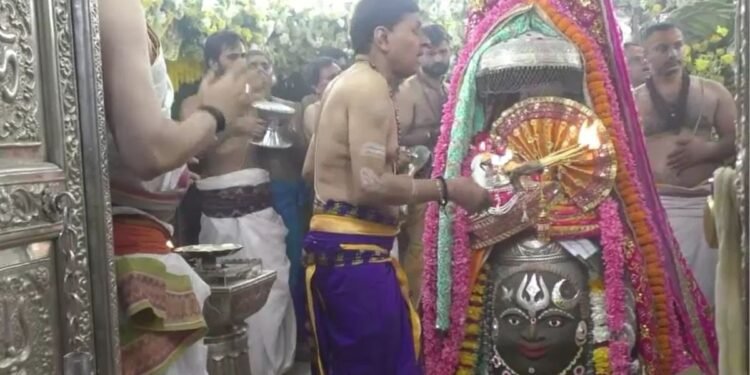 महाकाल मंदिर में ‘Pay and Enter’ मॉडल? संध्या और शयन आरती की ₹250 फीस, BJP विधायक ने ही सरकार को घेरा