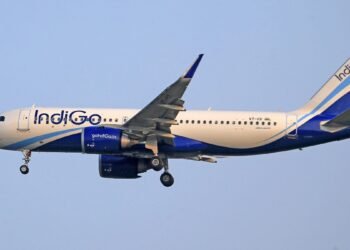 होली से पहले Flight Tickets छूने लगे आसमान, कई रूट्स पर दोगुना किराया