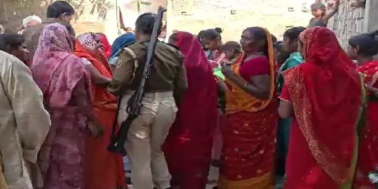 बिहार: झाड़-फूंक की आड़ में धर्म परिवर्तन का आरोप, पुलिस से महिलाओं की नोकझोंक
