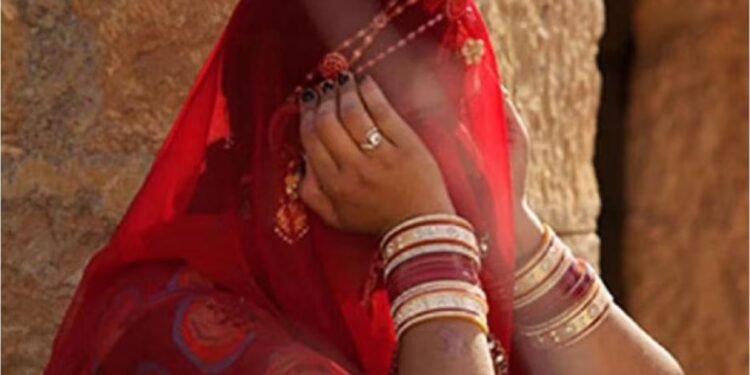 बिहार: पति कॉलेज के गेट के बाहर इंतजार करता रहा, शादी के दूसरे दिन, दुल्हन प्रेमी संग फरार
