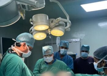 कूल्हे का कैंसर ट्यूमर… 20 दिनों में 3 सर्जरी कर निकाला, डॉक्टरों ने बचाई तीन बच्चों की मां की जान