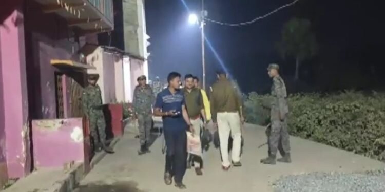 बिहार: मुंह पर सिगरेट का धुआं फूंकने पर बवाल, 2 समुदायों के बीच पत्थरबाजी