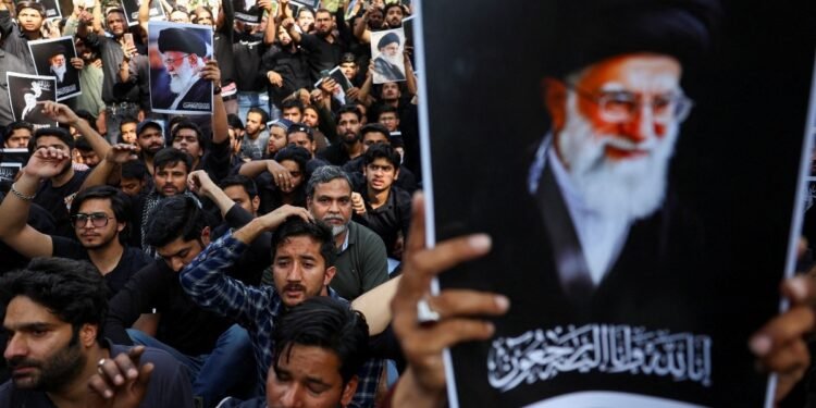 खामेनेई की मौत के बाद भारत में हाई अलर्ट… दूतावासों की बढ़ी सुरक्षा, गृह मंत्रालय के सख्त निर्देश