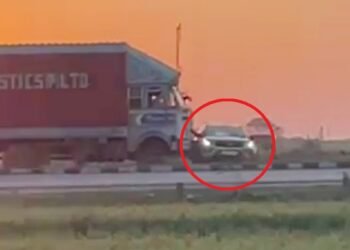 चमत्कार! ट्रक ने नेक्सॉन को 1.5 KM तक घसीटा, SAF अफसर समेत 3 की बची जान; देखें रोंगटे खड़े करने वाला VIDEO