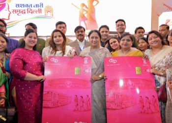 दिल्ली में महिलाओं-ट्रांसजेंडर्स के लिए ‘पिंक सहेली कार्ड’ लॉन्च, बसों में मुफ्त सफर के साथ मिलेंगी ये सुविधाएं