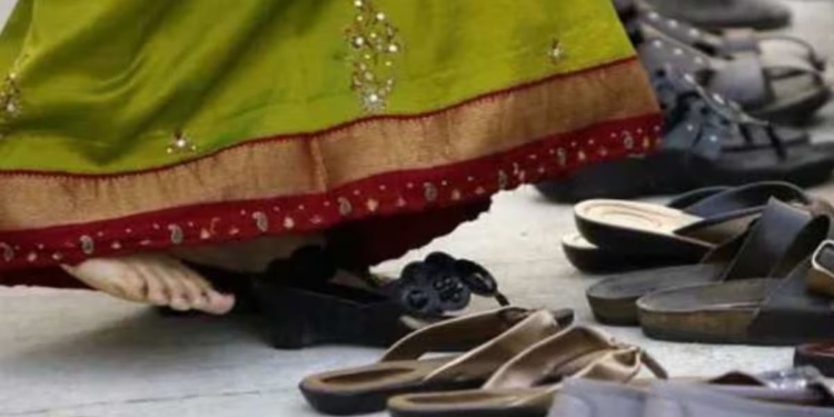 अजब MP का गजब मामला: बगलामुखी मंदिर से तहसीलदार की चप्पल हुई चोरी तो खंगाले गए फुटेज, अब होगी FIR