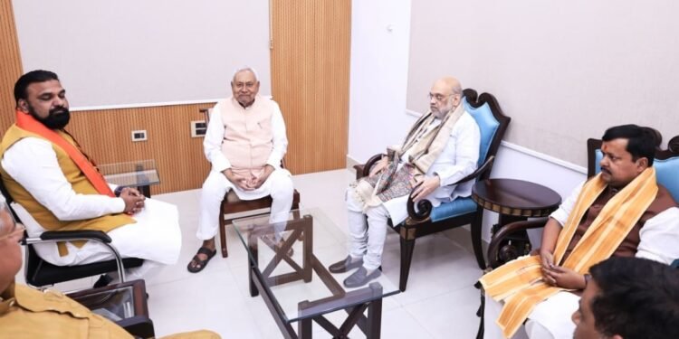 नीतीश के राज्यसभा जाने के मायने, ये 5 सवाल आपके मन भी उठ रहे होंगे