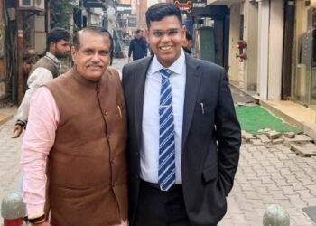 एकांश ने देश में गाड़ा झंडा… UPSC में हासिल की तीसरी रैंक, पिता हैं BJP के दिग्गज नेता, CM ने फोन पर दी बधाई