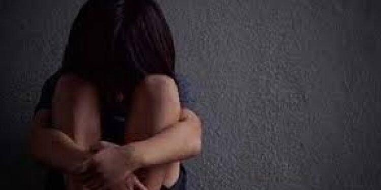 ट्यूशन में नाबालिग छात्रा से यौन शोषण , टीचर पर ही लगे गंभीर आरोप   