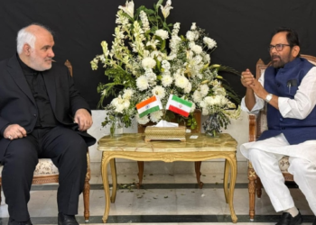 BJP नेता मुख्तार अब्बास नकवी ने ईरानी दूतावास पहुंचकर खामेनेई को दी श्रद्धांजलि, युद्ध को बताया ‘समस्या’