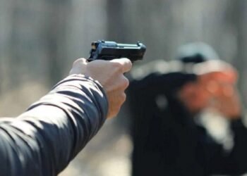 दिल्ली: शाहबाद डेयरी में 11 राउंड फायरिंग, पुलिस एनकाउंटर में दो बदमाश घायल