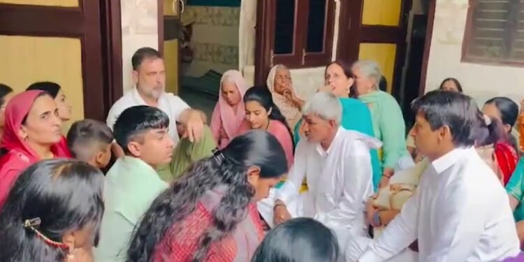 किसान की बेटी की शादी में अचानक पहुंचे राहुल गांधी, दुल्हन को दिया आशीर्वाद- VIDEO