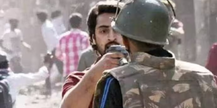 2020 दिल्ली दंगों में पुलिस पर पिस्तौल तानने वाला आरोपी शाहरुख पठान को राहत नहीं, जमानत याचिका खारिज