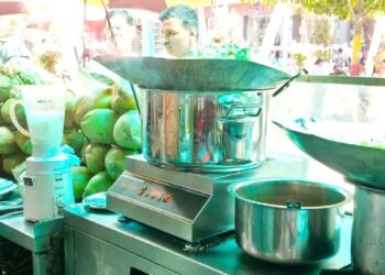 गैस संकट के बीच इंदौर में ’56 दुकान’ ने बदली राह… अब चूल्हों की जगह इंडक्शन पर पकेंगे व्यंजन, सोलर एनर्जी से बाजार होगा रोशन