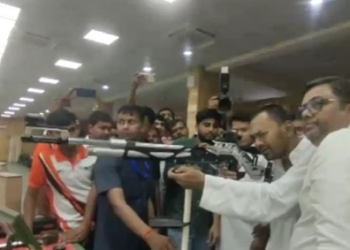 JDU ज्वाइन करने के बाद शूटिंग एकेडमी पहुंचे CM नीतीश के बेटे निशांत कुमार, बंदूक चलाने की ली ट्रेनिंग