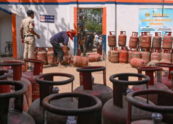 दिल्ली के गुरुद्वारों में लंगर पर संकट, DSGMC ने गैस सिलेंडर सप्लाई बहाल करने की मांग की