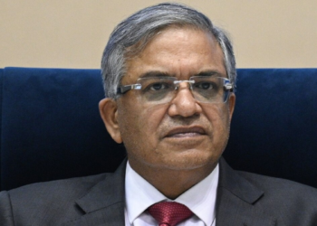 चुनाव आयुक्त ज्ञानेश कुमार के खिलाफ महाभियोग! दोनों सदनों में सौंपे गए नोटिस पर 193 सांसदों के हस्ताक्षर