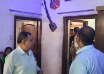 स्कॉर्पियो से पहुंचे नकली अफसर, फर्जी इनकम टैक्स रेड, 15 मिनट में 50 तोला सोना-कैश लेकर गायब