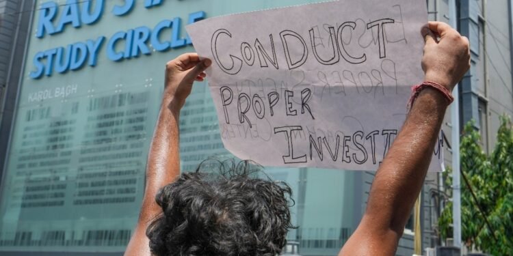 ‘बलि का बकरा बनाना…’, राजेंद्र नगर बेसमेंट मौत केस में कोर्ट ने CBI को फटकारा, दोबारा जांच के आदेश
