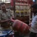 LPG की मारामारी… कहीं रेस्टोरेंट्स का मेन्यू चेंज, कहीं गैस एजेंसी मालिक गिरफ्तार, शहर-शहर बवाल