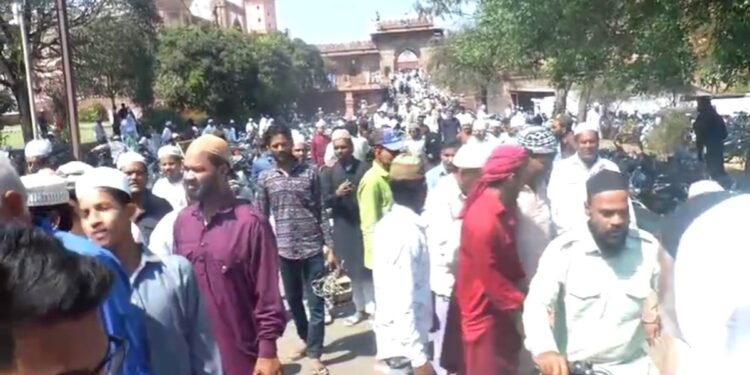 ‘पेशाब टपकने की बीमारी हो तो नमाज नहीं पढ़ाएं शहर काजी…’, प्रोस्टेट बीमारी को लेकर फतवा जारी, ईद की नमाज से पहले विवाद