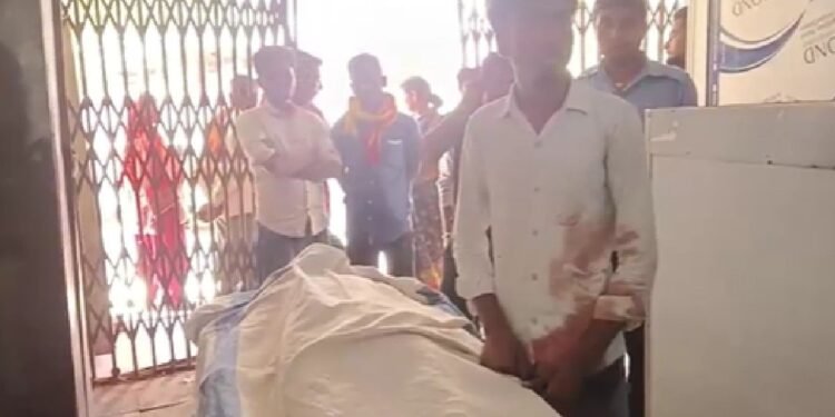 पंचायत में बुलाकर चाकू से गोदा…बेतिया में आर्केस्ट्रा विवाद ने ली किशोर की जान