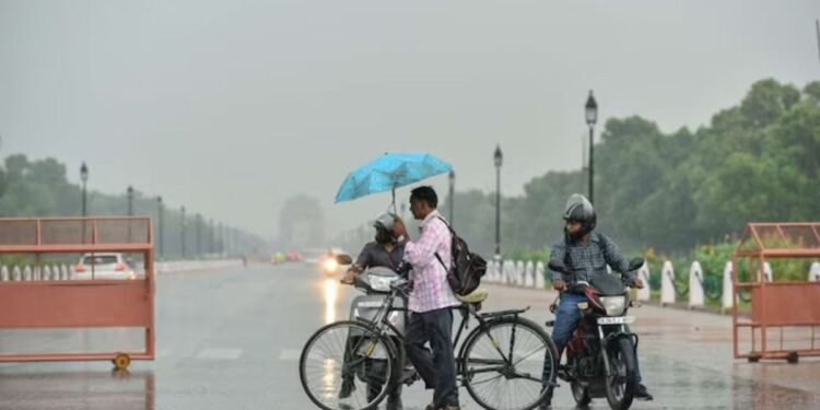 Delhi Weather: बारिश, आंधी-तूफान… अगले तीन दिन में बदलेगा दिल्ली-NCR का मौसम