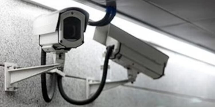 चोरी हो गई, मगर चोर की पहचान कैसे हो? पुलिस ने शहर के 280 CCTV खंगाल डाले, फिर मिला सुराग