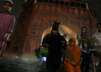 Delhi Weather: धूल भरी आंधी-बारिश और बिजली… दिल्ली में आज भी मौसम खराब, IMD ने जारी किया ऑरेंज अलर्ट